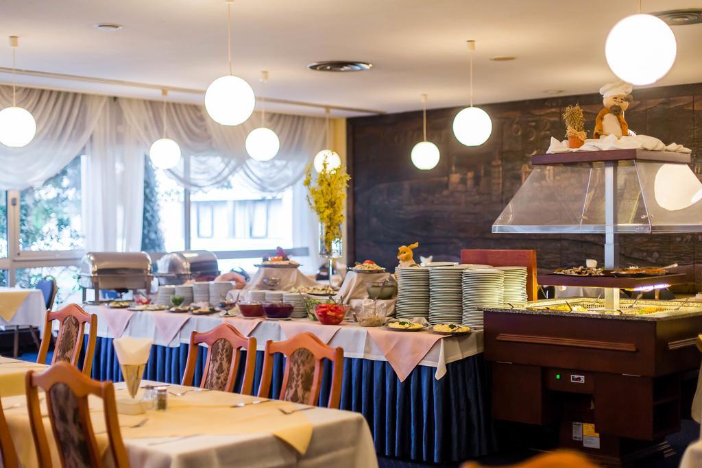 קולובז'ג Hotel Solny מראה חיצוני תמונה